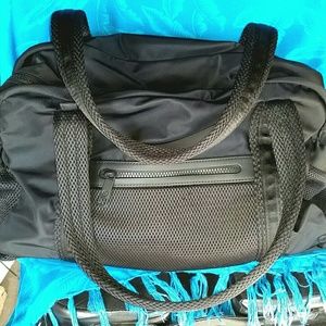 Lululemon Everywhere Duffle Bag